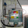 Agitador mural AGL de 3 CV, preparado para la agitación de producto en contenedores de plástico de 1000 L.