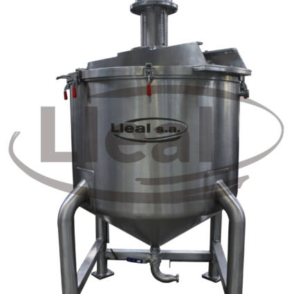 Diluator of 600 useful litres with conical trunk bottom and with slow agitation system and atmospheric lid.